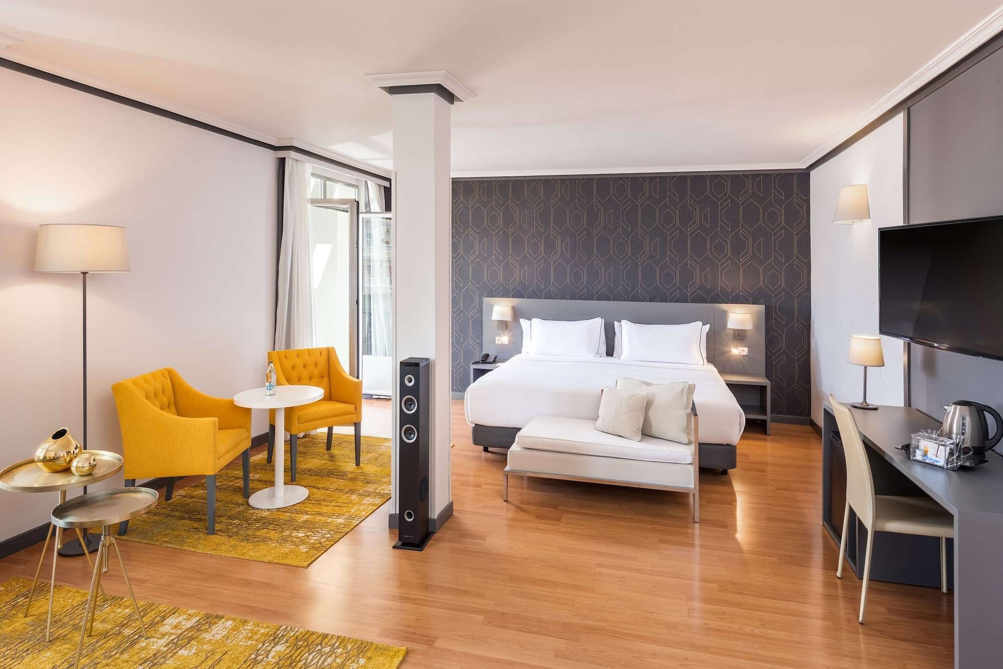 Hotel Madrid Plaza De Espana, Affiliated By Melia Bagian luar foto