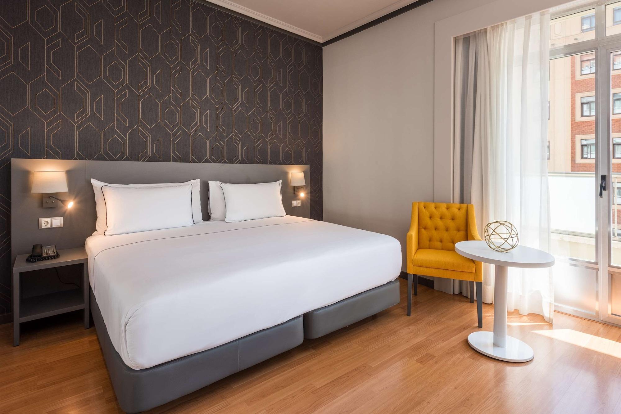 Hotel Madrid Plaza De Espana, Affiliated By Melia Bagian luar foto