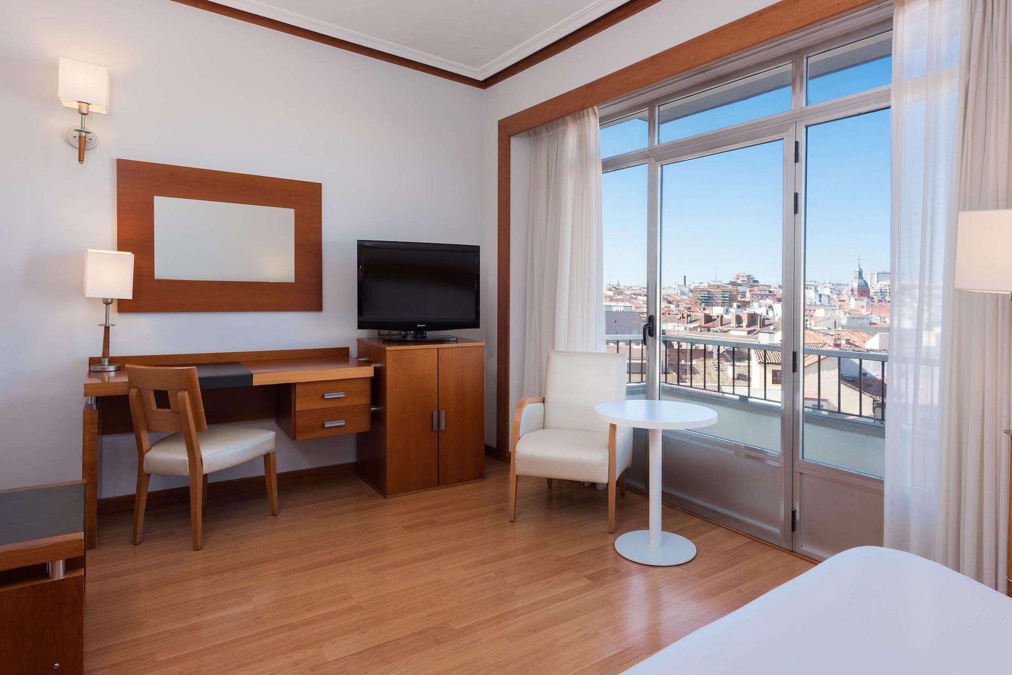Hotel Madrid Plaza De Espana, Affiliated By Melia Bagian luar foto