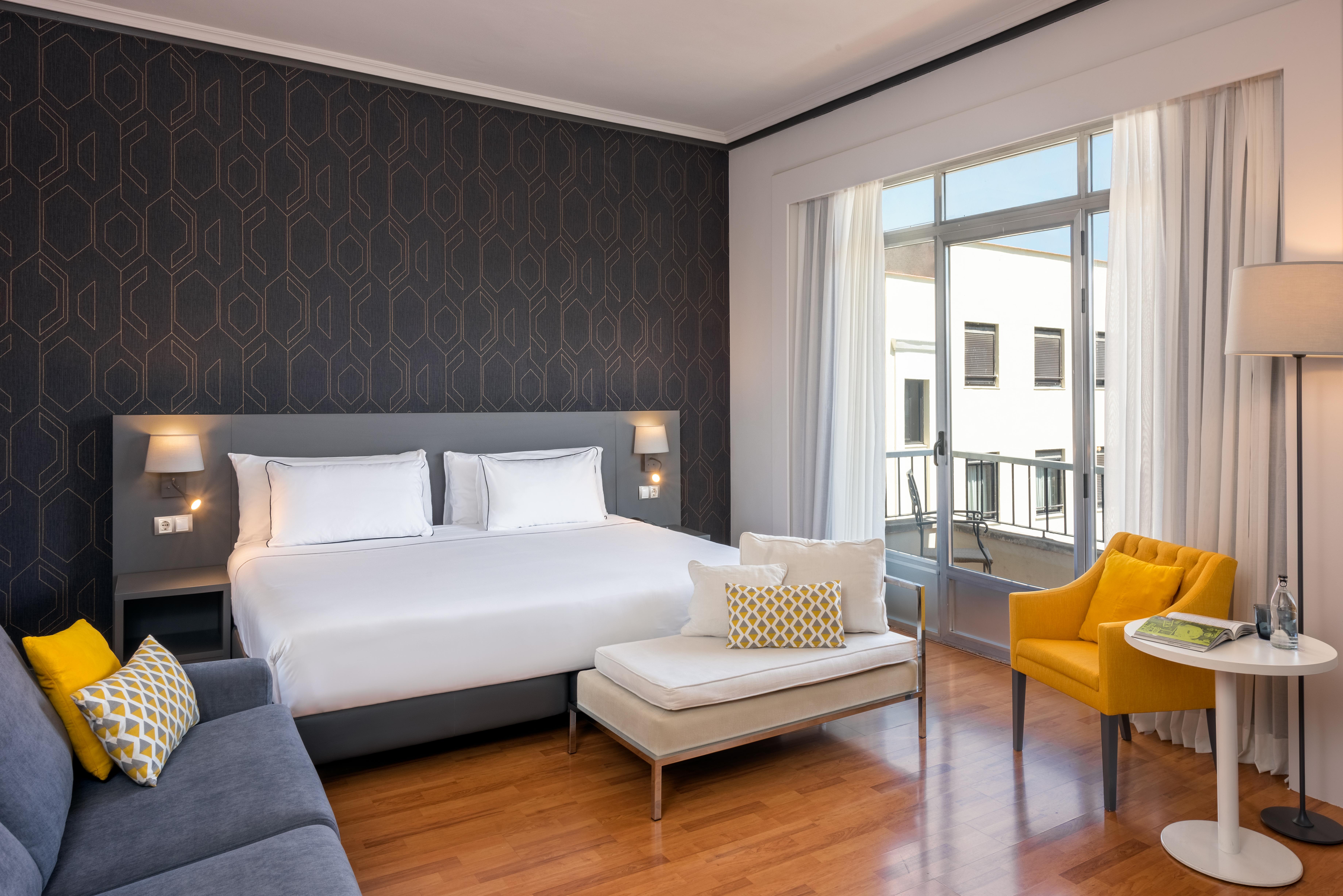Hotel Madrid Plaza De Espana, Affiliated By Melia Bagian luar foto