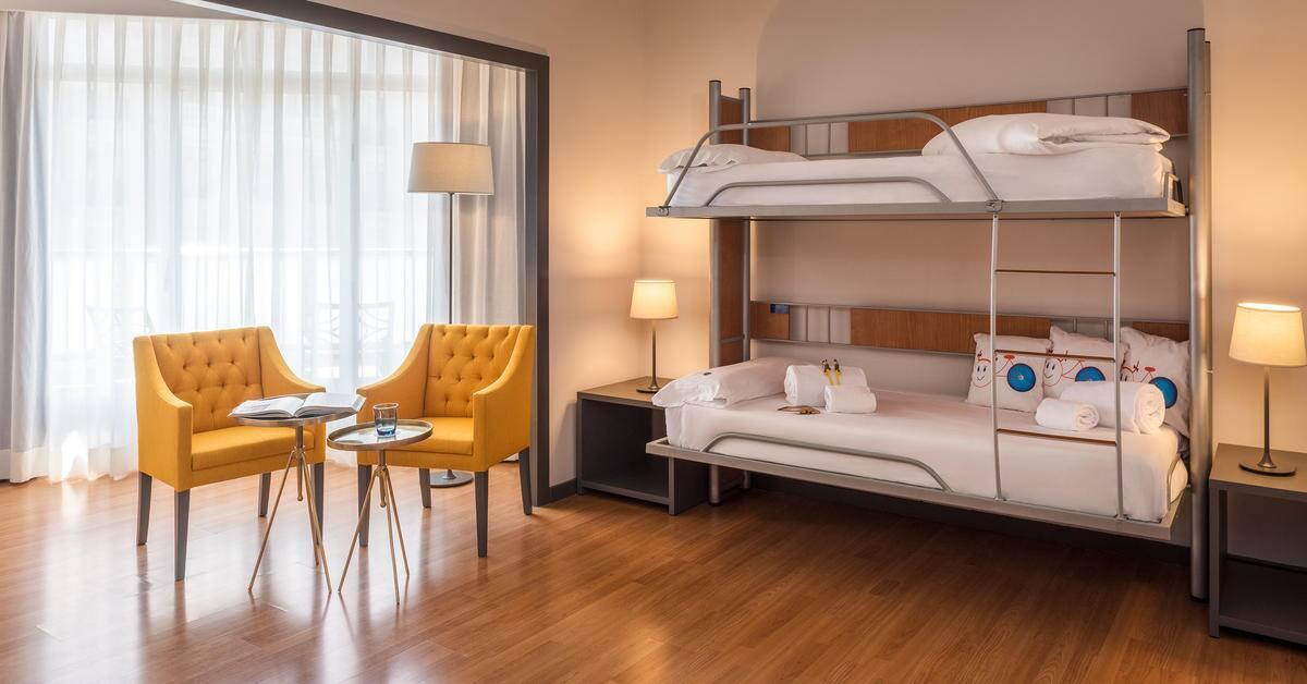 Hotel Madrid Plaza De Espana, Affiliated By Melia Bagian luar foto