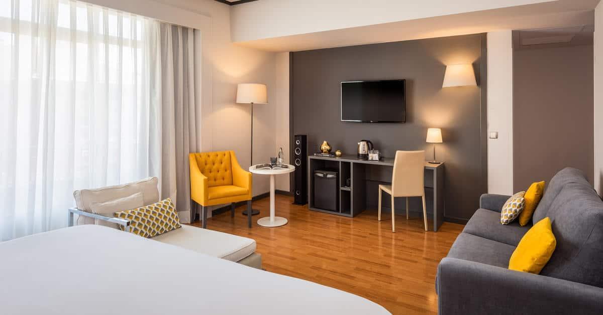 Hotel Madrid Plaza De Espana, Affiliated By Melia Bagian luar foto