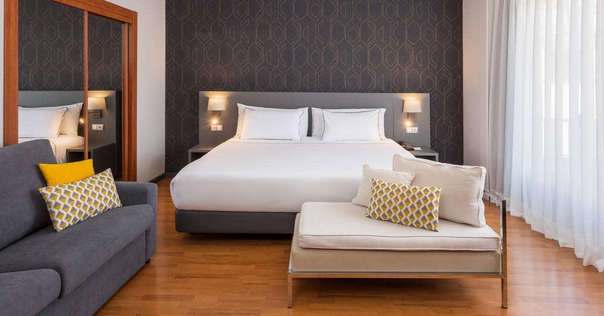 Hotel Madrid Plaza De Espana, Affiliated By Melia Bagian luar foto