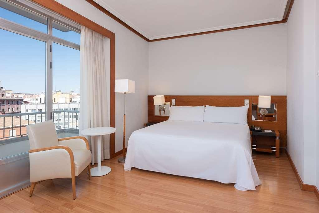 Hotel Madrid Plaza De Espana, Affiliated By Melia Ruang foto