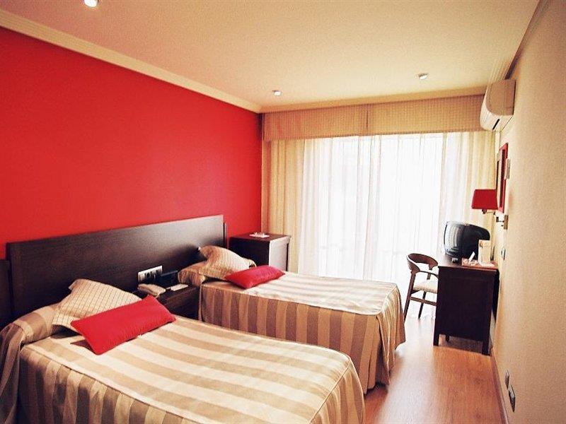 Hotel Madrid Plaza De Espana, Affiliated By Melia Bagian luar foto