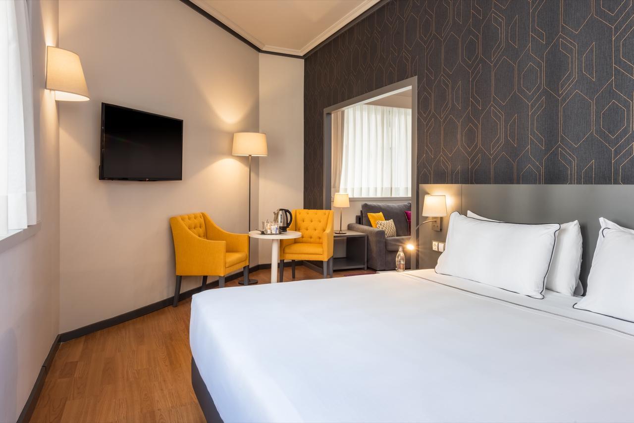Hotel Madrid Plaza De Espana, Affiliated By Melia Bagian luar foto